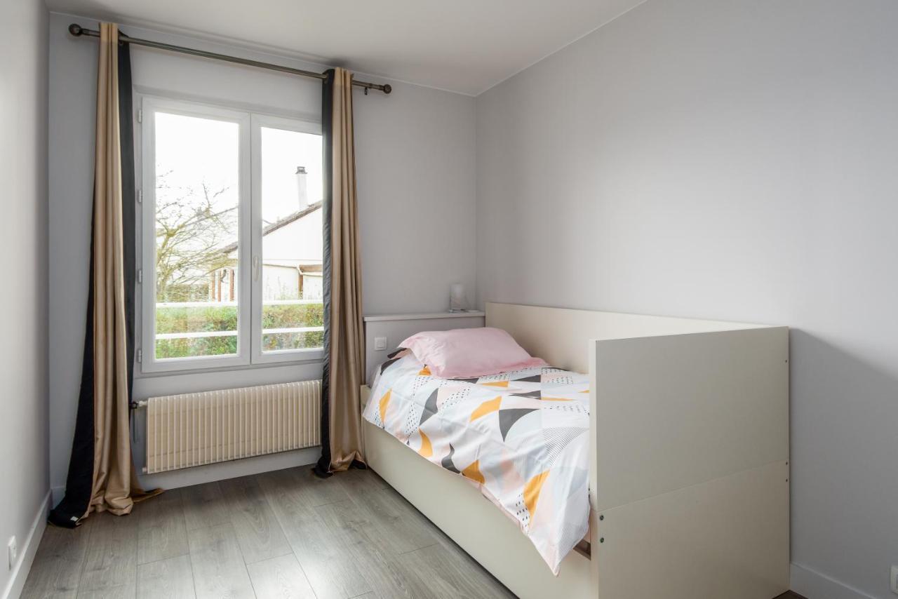 2 Bed House Near Disneyland Paris Montry Экстерьер фото